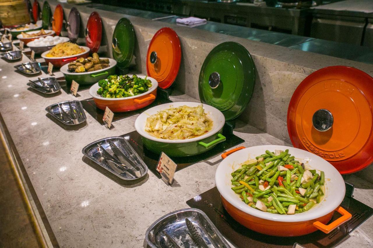 Hsin Hotel Chiayi City Exterior photo A buffet at a hotel