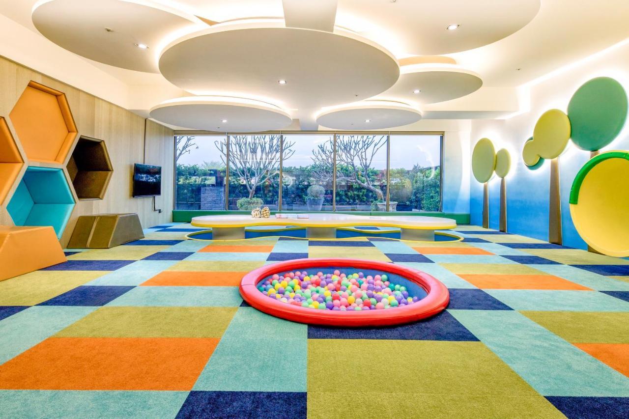 Hsin Hotel Chiayi City Exterior photo The Children's Club at the Renaissance Hotel, Shanghai