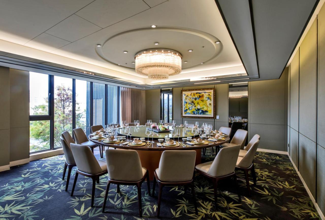 Hsin Hotel Chiayi City Exterior photo The Club at The Landmark, Central, Hong Kong