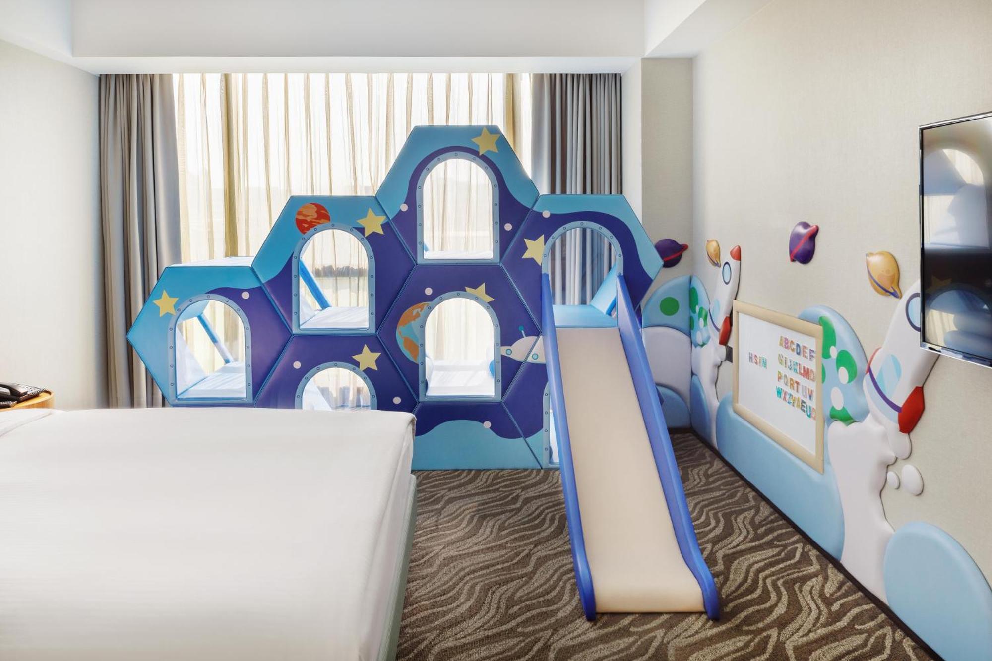 Hsin Hotel Chiayi City Exterior photo The Family Suite