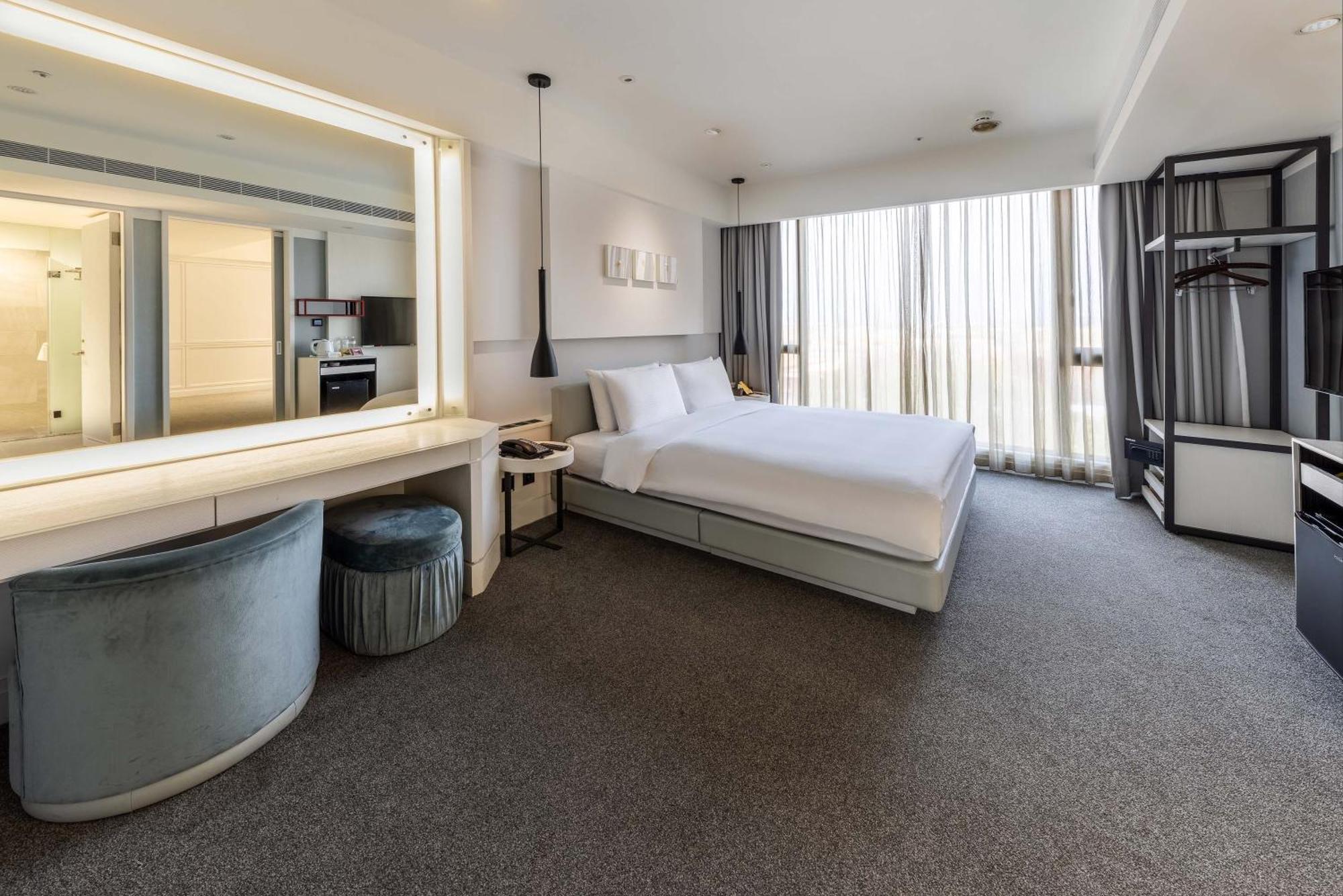 Hsin Hotel Chiayi City Exterior photo Deluxe Room